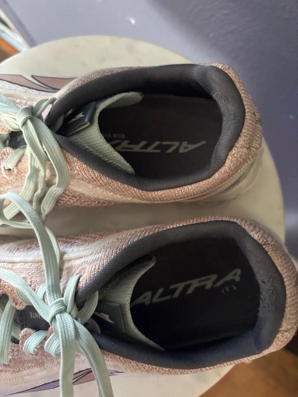 Altra Escalante light pink knit running shoes with mint laces - Picture 3 of 6